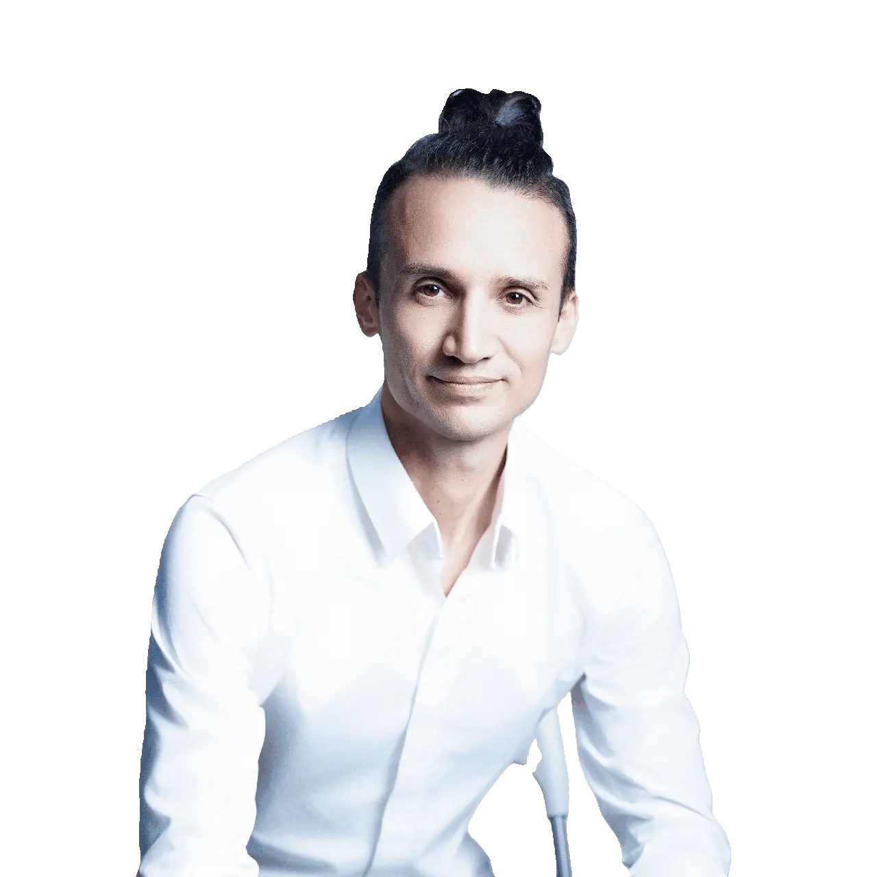 ICF PCC-certified coach blending 900+ hours of training with mindfulness, Tai Chi philosophy, and evidence-based tools to help you thrive